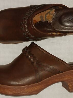 "b.o.c." Brown Braided Leather Mule Clogs, 2" Wood Look Heel Size 8M